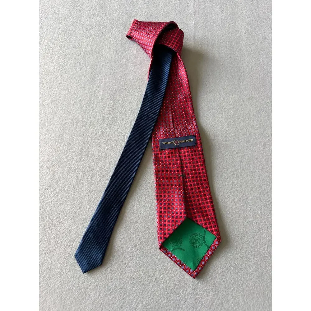 Tommy Hilfiger Red Silk Power Tie Geometric Mens Business Executive Necktie